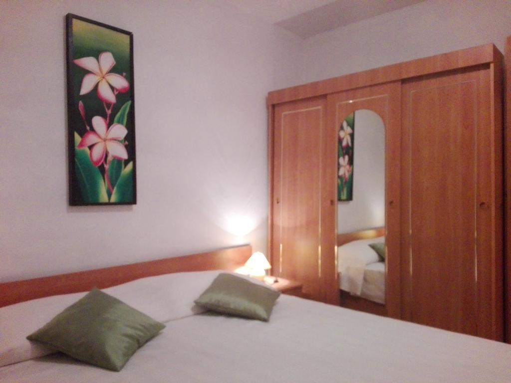 Guesthouse Villa Marija Cres Exteriör bild